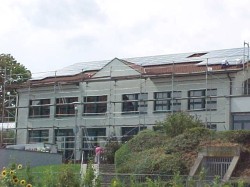 Photovoltaikanlage auf dem Dach der WAL-Schule